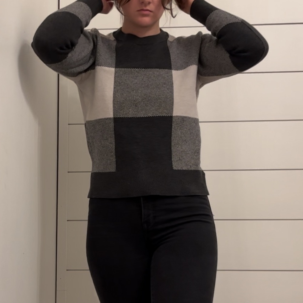 Tahari sweater